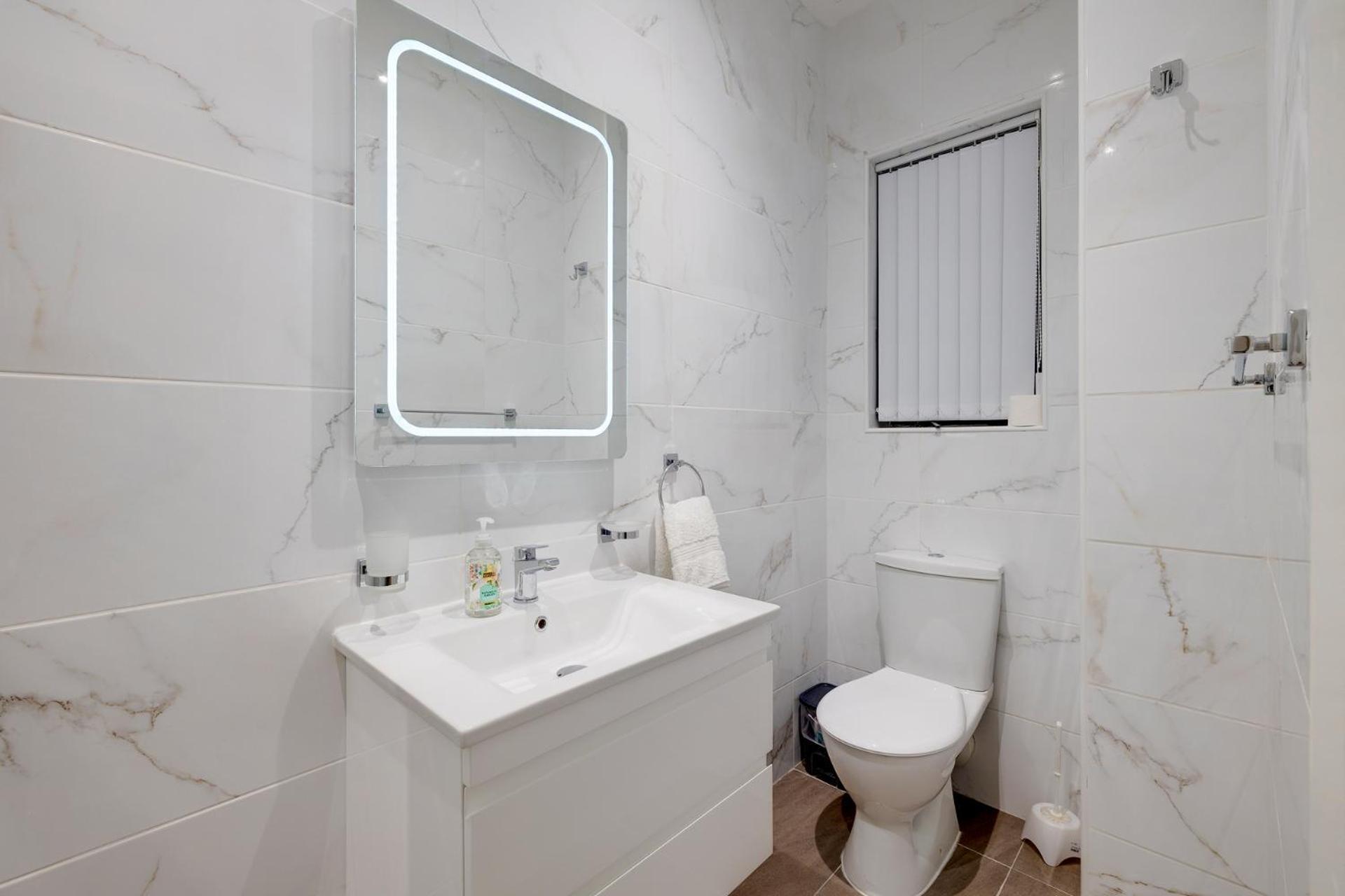 Stylish 2br Steps To The Promenade Appartement