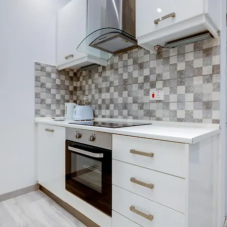Stylish 2Br Apartment Steps To The Promenade Sliema Exterior photo