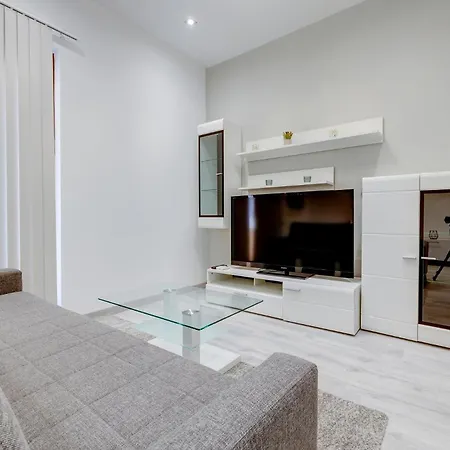 Stylish 2Br Apartment Steps To The Promenade Sliema Exterior photo