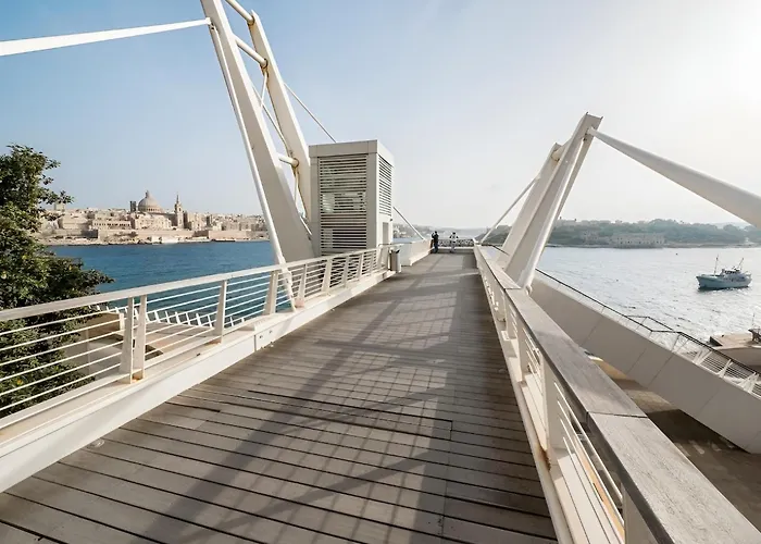 Stylish 2Br Apartment Steps To The Promenade