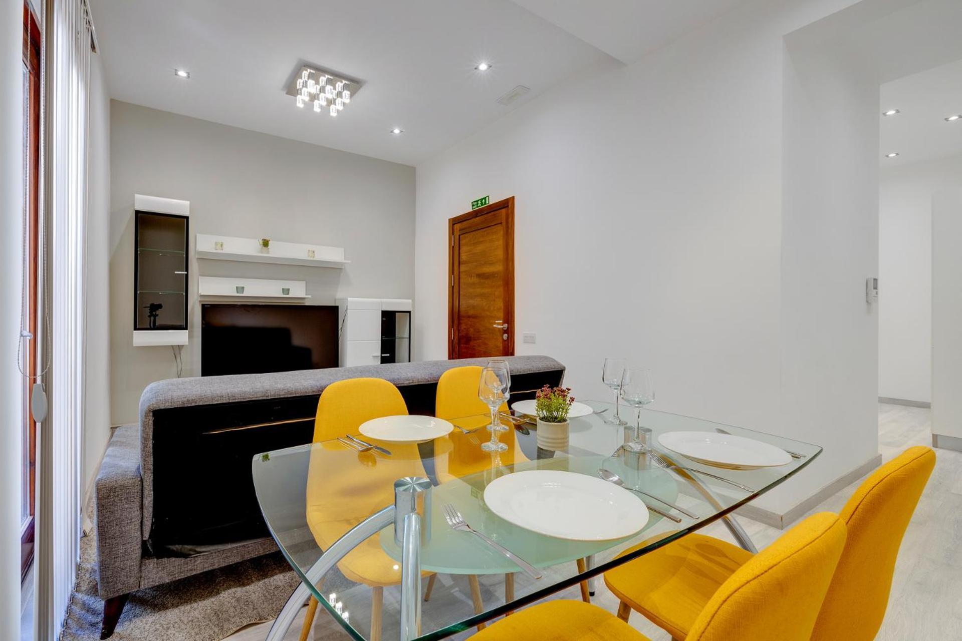 Stylish 2br Steps To The Promenade *